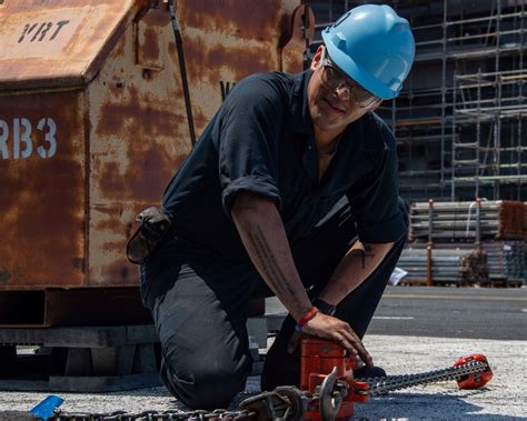 Dvids Images Uss Carl Vinson Cvn Sailor Performs Maintenance