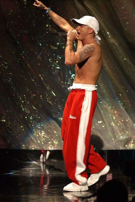 Eminem Performs At The 2002 Mtv Video Music Awards Artofit