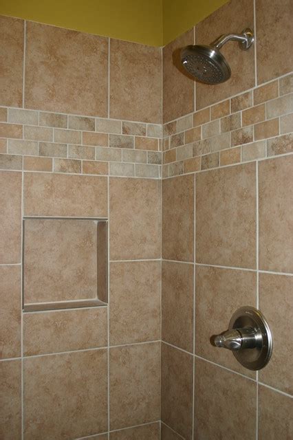 Porcelain Tile Walk In Shower Classique Chic Salle De Bain