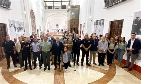 Antequera rinde homenaje a su Policía Local con una exposición sobre