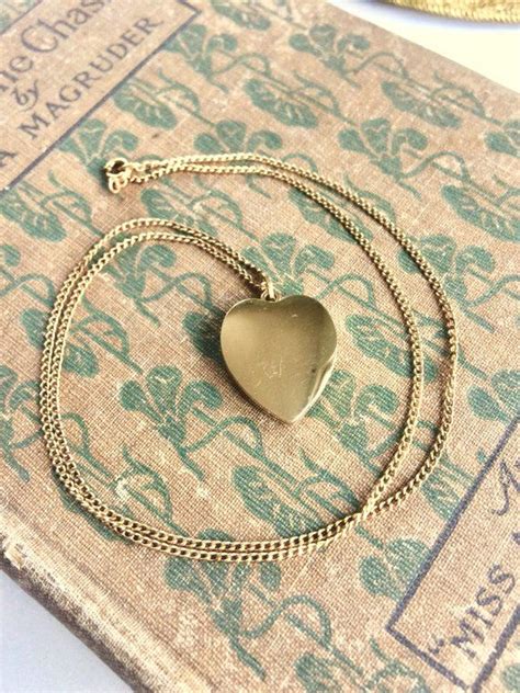 Vintage Gold Heart Locket Necklace Pendant Jewelry NOS New Old Stock