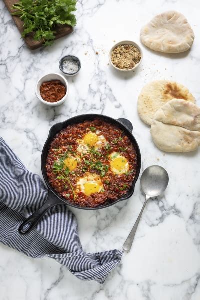 Shakshuka Mit Fladenbrot Lizenzfreies Foto 31107604 Bildagentur