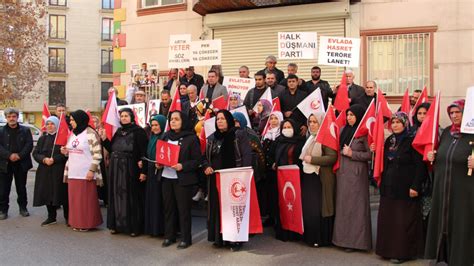 Şırnaklı şehit aileleri Diyarbakır da evlat nöbeti tutan aileleri