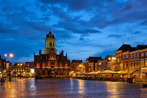 Premium Photo | Delft Market Square Markt in the evening Delfth Netherlands