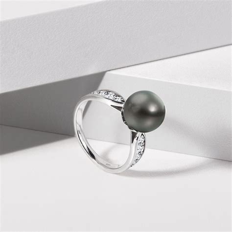 Tahitian Pearl and Diamond Ring in White Gold | KLENOTA