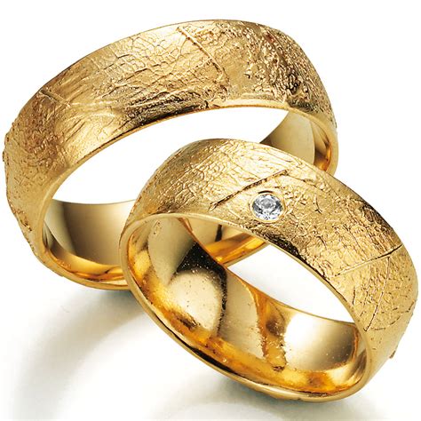 Ausgefallene Trauringe Aus Gelbgold Ringladen De