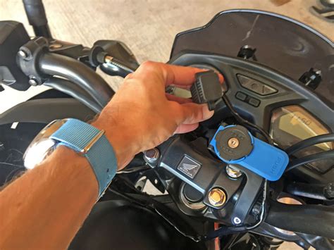 Prise USB L Installation Facile Sur Une Moto Mes Balades Moto