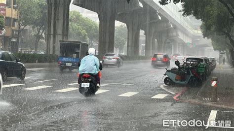 快訊／雨神炸台中！大雷雨狂轟北屯路面積水 石岡時雨量40mm Ettoday社會新聞 Ettoday新聞雲