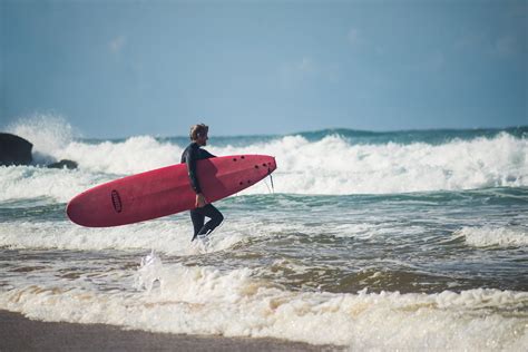 Surfing in Lisbon 2024-2025 - Rove.me