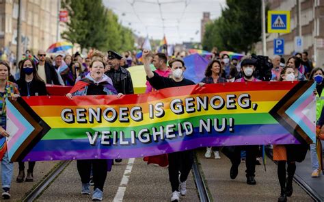 Queer Pride Groningen Viert Het Leven Op Grote Markt Het Waren Zware