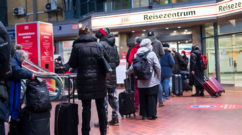 Sturmtief Ylenia Im Norden Steht Der Bahnverkehr Weiter Still