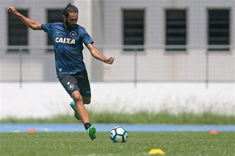 Ponte Preta Confirma Acerto Zagueiro Renan Fonseca Do Botafogo