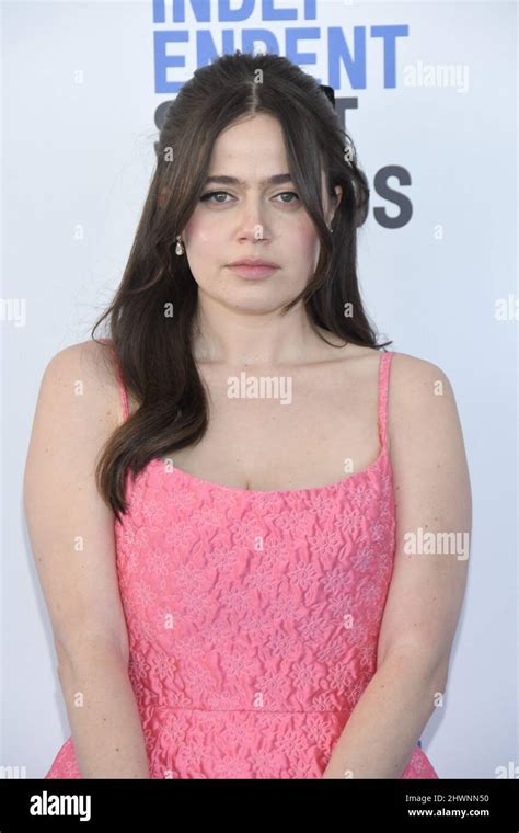 Los Angeles Usa 06th Mar 2022 Molly Gordon Arrives At The 2022 Film