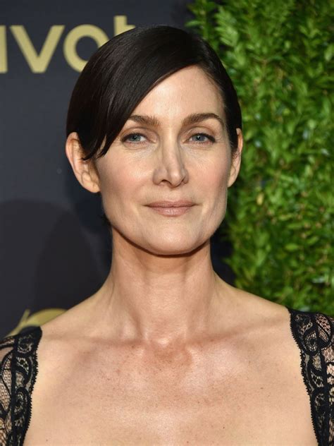 Carrie Anne Moss Bio Age Height Husband Children Matrix 2024