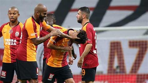 Galatasaray da kart sınırındakilerde sorun yok Fanatik Gazetesi