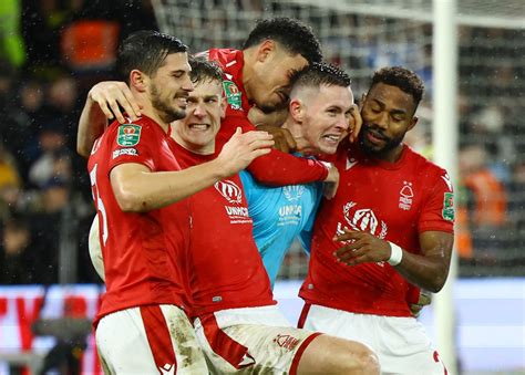 Nottingham Forest Bate Wolverhampton Nos P Naltis E Vai Semifinal Da