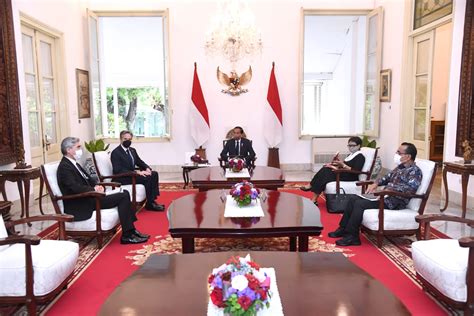 Sekretariat Kabinet Republik Indonesia President Jokowi Introduces