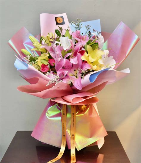 Mixed Lily Bouquet - The Flower Estate