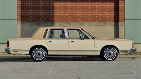 1984 Lincoln Town Car at Kissimmee 2023 as T108.1 - Mecum Auctions