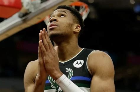 Metrópoles on Twitter Giannis Antetokounmpo revela que quase se