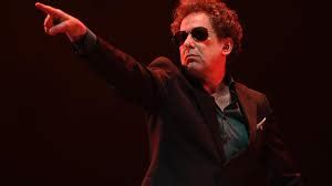 El cantante rockero Andrés Calamaro se posiciona a favor de la extrema