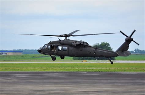 Primeira variante UH 60V Black Hawk pronta para entrega ao Exército dos EUA