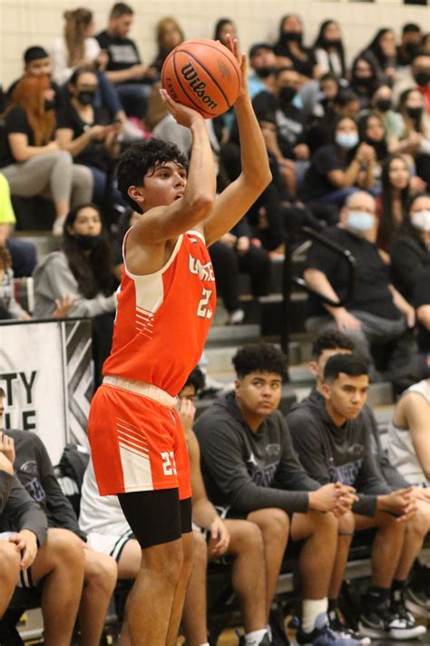 Photos Diego Saldana Leads Laredo United Boys Basketball Over Laredo