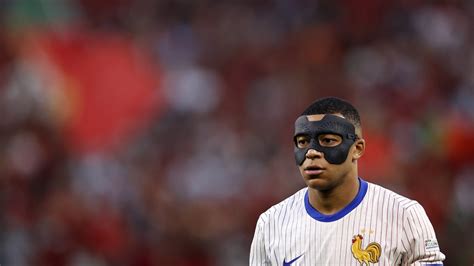 Euro 2024 Il nous la fait à lenvers Mbappé se fait tacler en