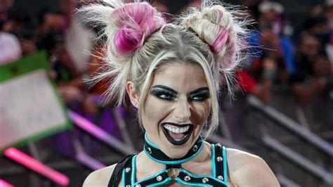 Alexa Bliss Reacts To Being In Dude Perfect S New Video