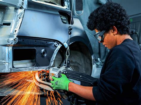 Ausbildung Karosserie Und Fahrzeugbaumechaniker In M W D Bei