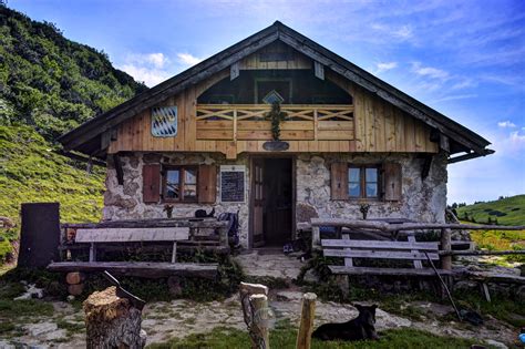 Roß Alm im Sommer bewirtschaftet Hütte outdooractive