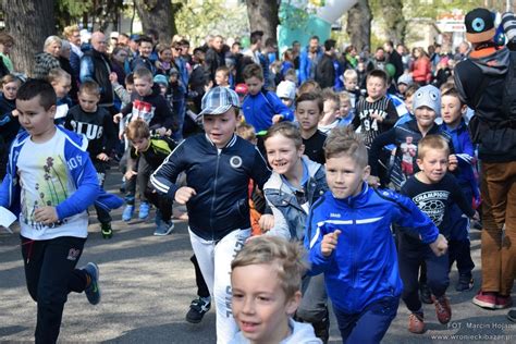 Ponad P Tysi Ca Uczestnik W Biegu Ulicznego O Puchar Burmistrza