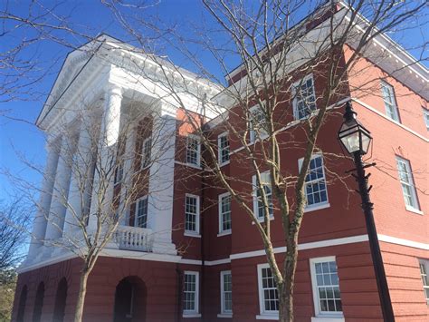 The washington lee university campus hides a secret garden 35