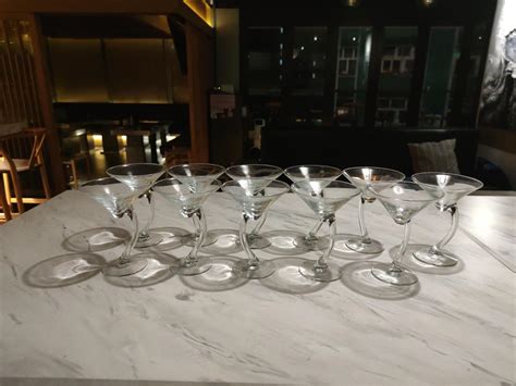 馬天尼杯 Martini Glass 傢俬＆家居 廚具和餐具 其他廚具和餐具 Carousell