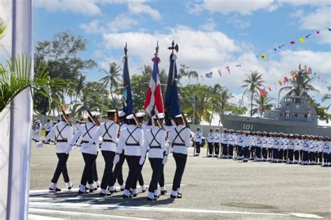 La Armada Celebra Graduación De La Lxxi Promoción De Damas Y Caballeros