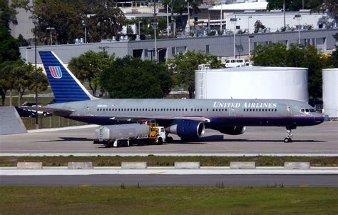 United N566UA B757 222 Fueling Up Charlie Carroll Flickr