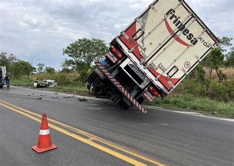 Ultrapassagem Malsucedida Acaba Em Morte De Casal Na BR 153 E Outras