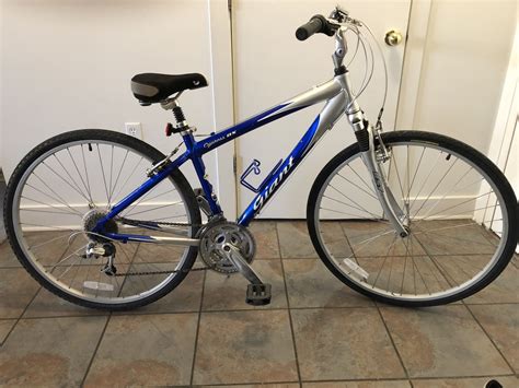 Used Blue And Silver Giant Cypress Dx 23 24 Speed Hybrid Bike South