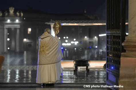 Pope's Urbi et Orbi blessing: "God brings serenity into our storms" - Diocese of Grand Rapids