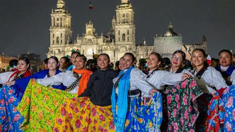 Sigue el desfile del 114 aniversario de la Revolución Mexicana