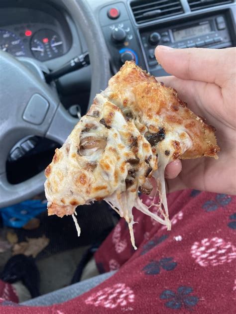 Dominos Extra Cheese Mushroom Shittyfoodporn