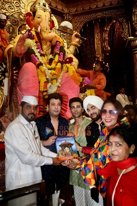 Photos Fukrey 3 Team Visit Lalbaugcha Raja To Seek Lord Ganeshas