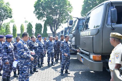 Cek Kesiapan Kendaraan Dinas TNI AL Lantamal VI Makassar Gelar Apel