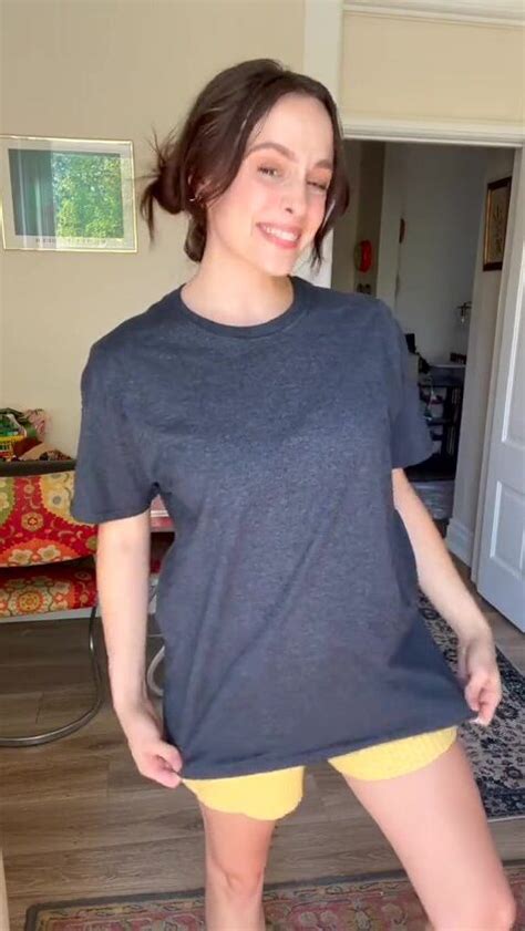 Turn An Old T Shirt Into This Upstyle