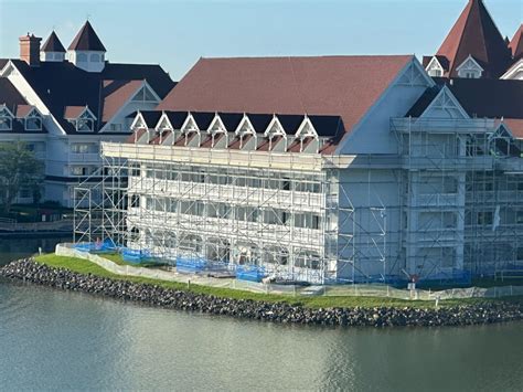 Red Shingles Restored As Refurbishment Of Sago Cay Building Continues