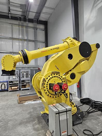 Used Fanuc M 2000ia 900L Industrial Robot With R 30ia Controller For