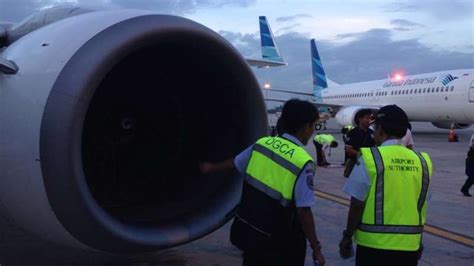 Foto Gangguan Cuaca Garuda Tujuan Jakarta Singgah Di Palembang