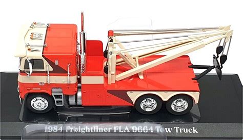 Camion Freightliner FLA 9664 Tow Truck 1984 Grúa Naranja Crema