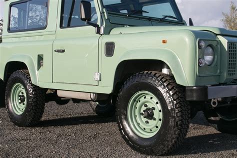 Land Rover Defender 90 Heritage Edition Williams Classics