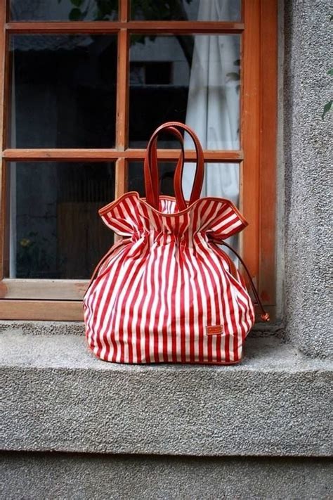 Pin By Maria Amaral Nogueira On Amo Janelas Striped Bags Bags